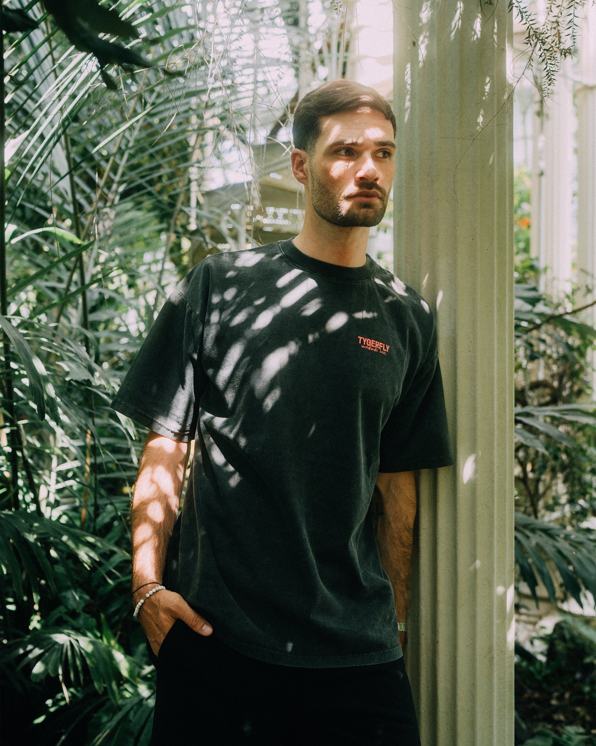 World Love T-Shirt - Vintage Black