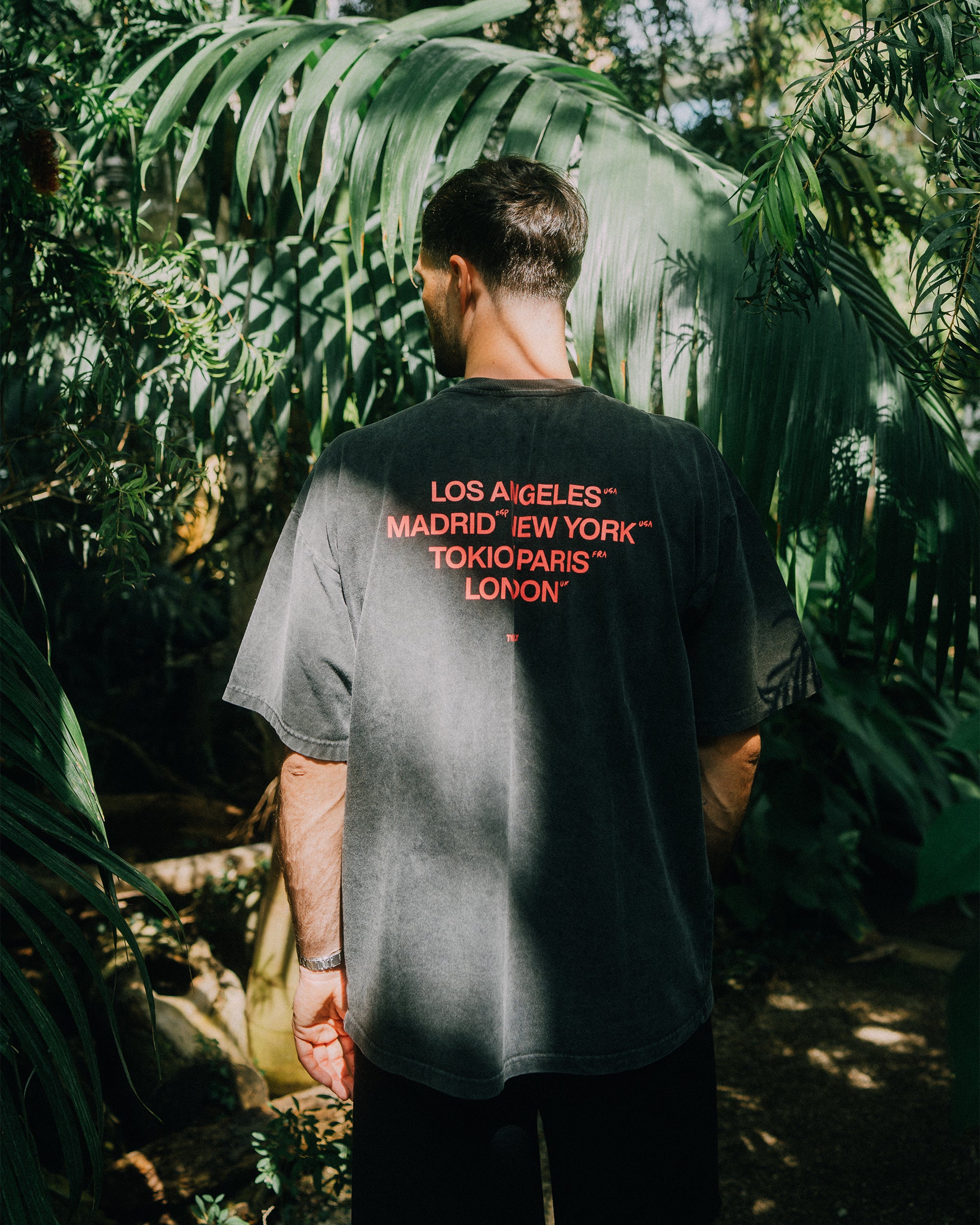 World Love T-Shirt - Vintage Black