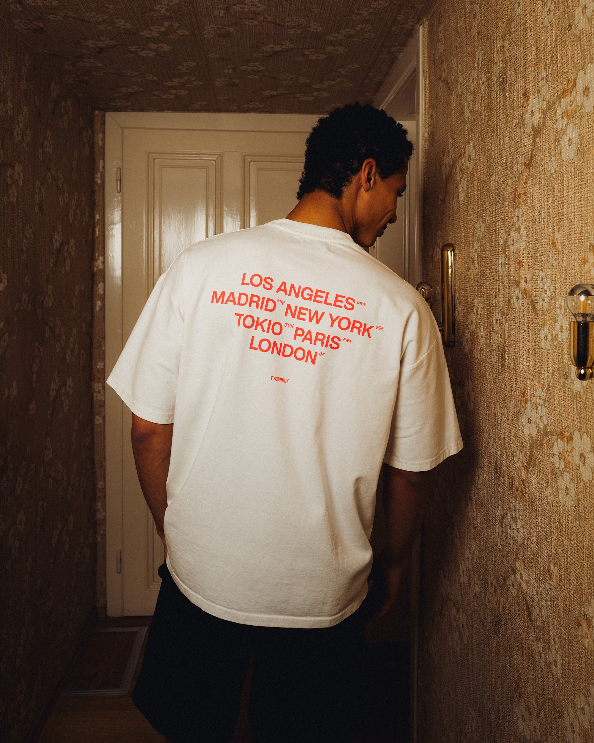 World Love T-Shirt - Vintage White